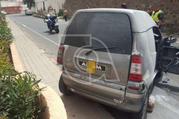 Arde un vehículo de licencia municipal en la carretera de La Pardilla (Foto TA)